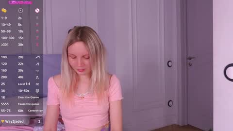 tinasiner online show from December 8, 2024, 5:22 pm