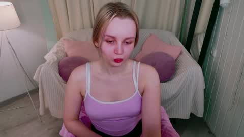 tinasiner online show from April 13, 2026, 4:34 pm