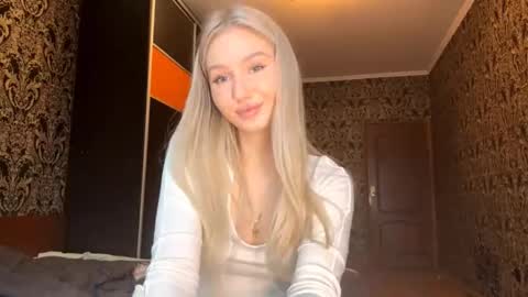 Crystalia online show from November 3, 2025, 11:22 am