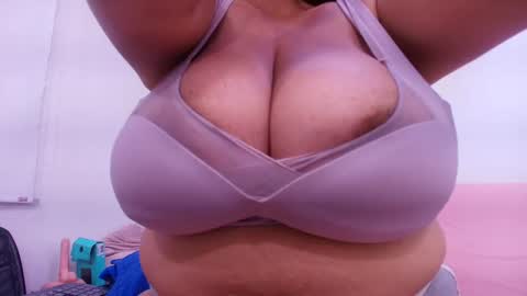 Snapshot of tinkerbell_1 chatting on September 29, 2025, 7:30 pm tinkerbell online show from September 29, 2025, 7:30 pm