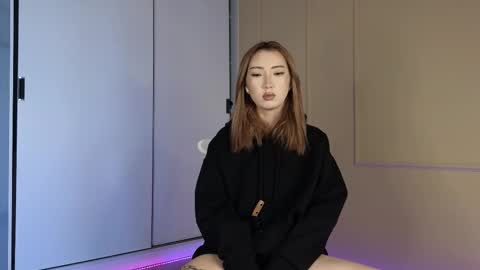 Tina online show from September 22, 2025, 5:53 am