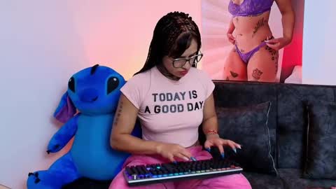 I AM BELLA  ----------- follow my  IG  TINNS 69 online show from February 13, 2025, 12:24 am