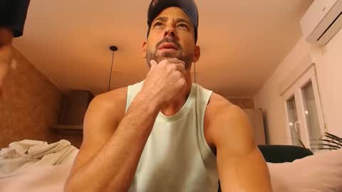 tinoclandestino online show from November 27, 2025, 11:34 am