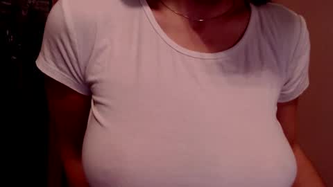 Lily online show from December 4, 2024, 9:18 am