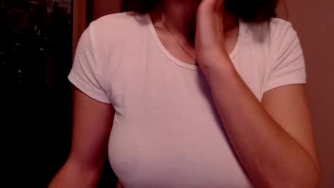 Lily online show from December 5, 2024, 8:33 am