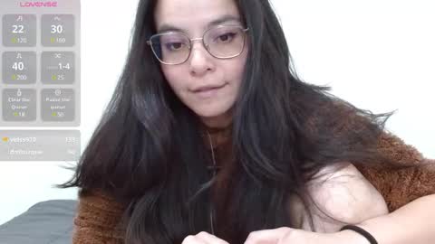 Snapshot of tiny_caroline chatting on December 10, 2024, 6:01 am Tiny Caroline online show from December 10, 2024, 6:01 am