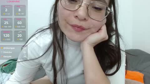 Snapshot of tiny_caroline chatting on December 21, 2024, 6:41 am Tiny Caroline online show from December 21, 2024, 6:41 am