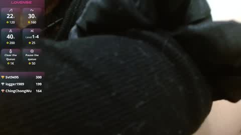 Snapshot of tiny_caroline chatting on January 14, 2025, 7:06 am Tiny Caroline online show from January 14, 2025, 7:06 am