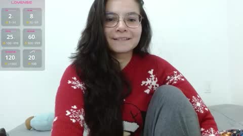 Snapshot of tiny_caroline chatting on February 7, 2025, 3:01 am Tiny Caroline online show from February 7, 2025, 3:01 am