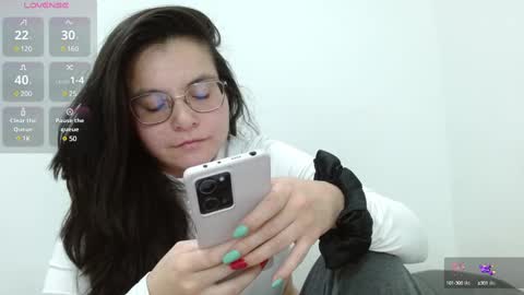 Snapshot of tiny_caroline chatting on February 11, 2025, 4:11 am Tiny Caroline online show from February 11, 2025, 4:11 am