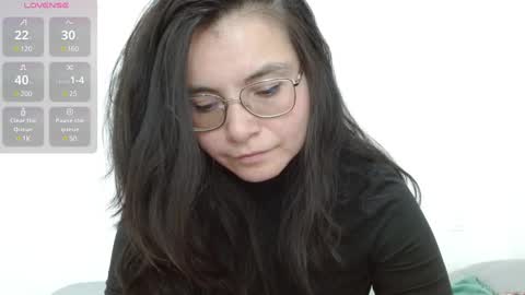 Snapshot of tiny_caroline chatting on February 14, 2025, 1:56 am Tiny Caroline online show from February 14, 2025, 1:56 am