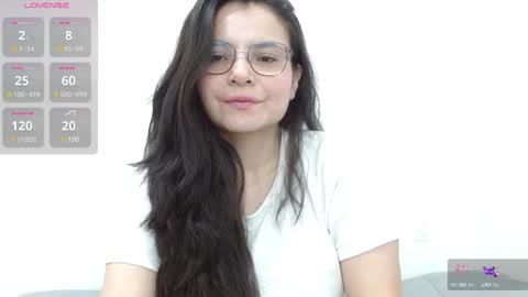 Snapshot of tiny_caroline chatting on February 17, 2025, 2:42 am Tiny Caroline online show from February 17, 2025, 2:42 am