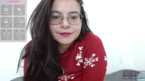 Snapshot of tiny_caroline chatting on February 19, 2025, 4:12 am Tiny Caroline online show from February 19, 2025, 4:12 am