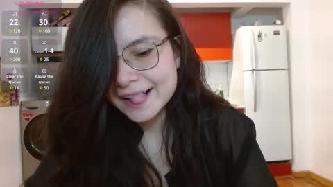 Snapshot of tiny_caroline chatting on March 6, 2025, 1:37 am Tiny Caroline online show from March 6, 2025, 1:37 am