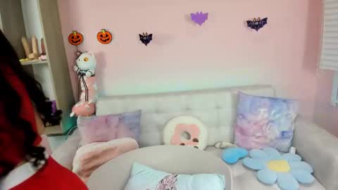 tiny_cora online show from October 6, 2025, 4:26 pm