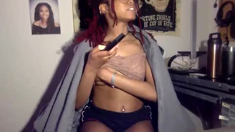 Snapshot of tiny_cupcake2 chatting on March 8, 2026, 2:04 am cupcake online show from March 8, 2026, 2:04 am