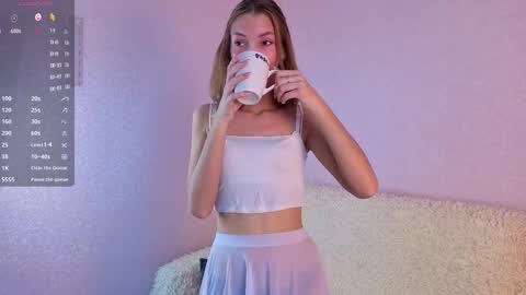 Lily online show from October 6, 2025, 5:38 am