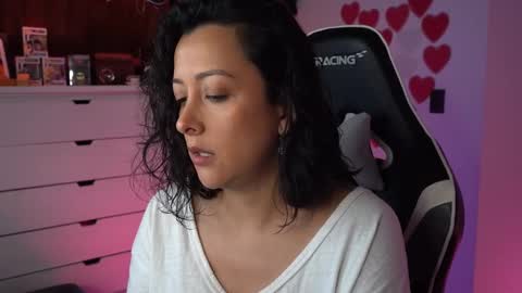 Snapshot of tiny_panther chatting on February 2, 2025, 10:17 pm Ana Molly online show from February 2, 2025, 10:17 pm