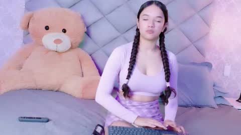 TinyCurlQueen online show from December 1, 2025, 7:19 pm