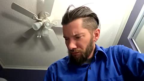 tinyguynicecock online show from April 29, 2026, 8:51 am