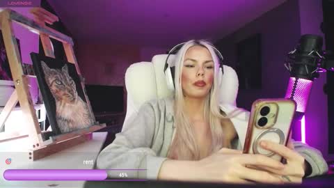 stage Kylie Sinner  brand CLITBAIT online show from February 27, 2026, 8:58 am