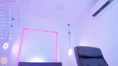 Luna  online show from December 14, 2024, 11:29 am