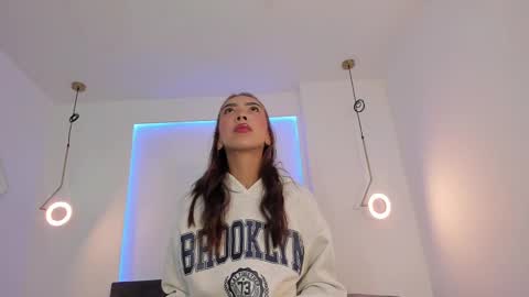 Luna  online show from February 11, 2025, 10:37 am