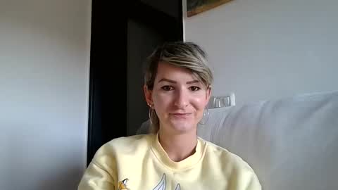 Luna My FREE Of  online show from October 9, 2025, 3:32 pm