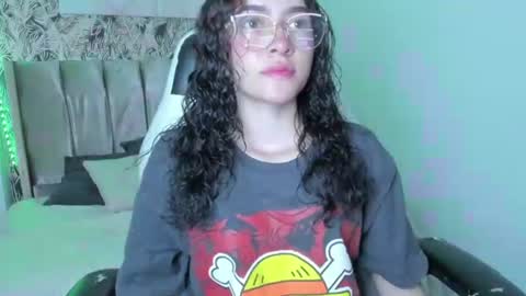 tinysophi online show from June 24, 2026, 3:11 pm