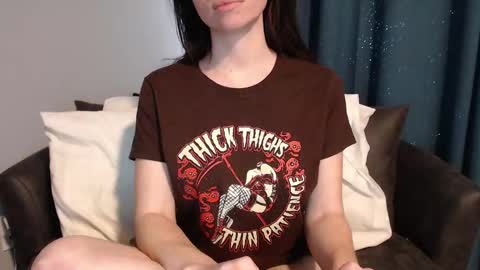 Snapshot of tinyytina chatting on December 3, 2024, 8:17 pm TinyyTina online show from December 3, 2024, 8:17 pm