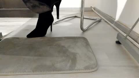 Anna online show from January 12, 2025, 2:41 pm