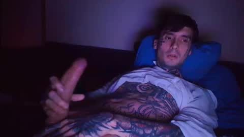 Snapshot of tiswillfuckup chatting on January 15, 2026, 2:05 am tiswillfuckup online show from January 15, 2026, 2:05 am