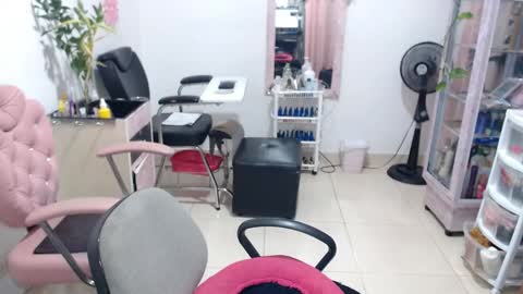 DIVA online show from April 18, 2026, 7:07 pm