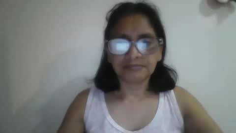 Ester online show from November 30, 2025, 11:31 pm