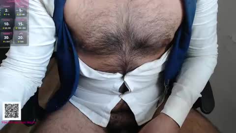 Snapshot of toaster1993 chatting on October 31, 2025, 8:15 am Leonel online show from October 31, 2025, 8:15 am