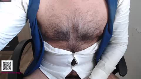 Snapshot of toaster1993 chatting on November 1, 2025, 12:07 pm Leonel online show from November 1, 2025, 12:07 pm