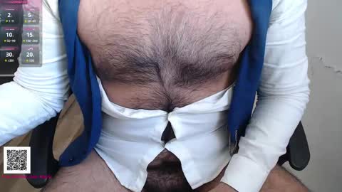 Snapshot of toaster1993 chatting on November 17, 2025, 2:12 pm Leonel online show from November 17, 2025, 2:12 pm