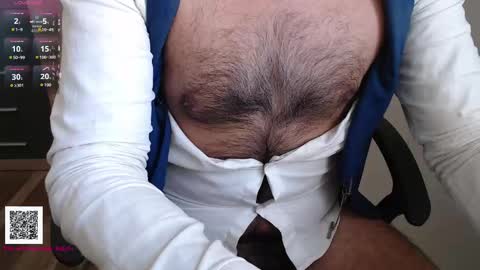 Snapshot of toaster1993 chatting on November 28, 2025, 8:28 am Leonel online show from November 28, 2025, 8:28 am