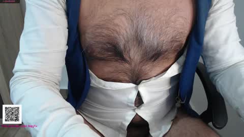 Snapshot of toaster1993 chatting on December 21, 2025, 6:04 pm Leonel online show from December 21, 2025, 6:04 pm