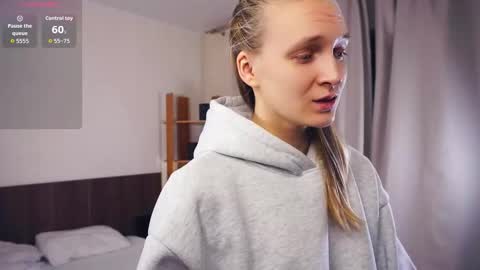 Mary online show from December 5, 2025, 6:22 am