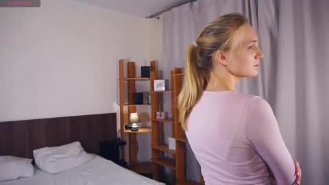 Mary online show from December 18, 2025, 7:03 am