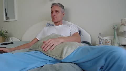 Daniel Bisexual uncut 20cm online show from January 19, 2025, 8:39 am