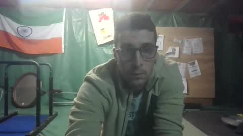 Snapshot of toinouillou9813 chatting on October 15, 2025, 8:20 pm toinouillou9813 online show from October 15, 2025, 8:20 pm