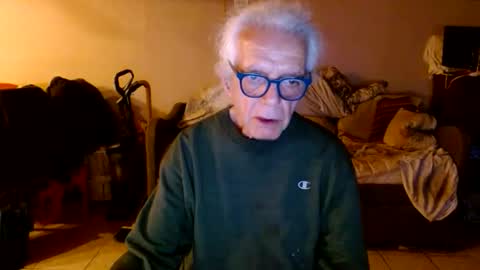 tom112292014 online show from May 23, 2026, 10:14 pm