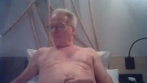 Snapshot of tom60sam chatting on June 23, 2026, 8:18 pm tomsam online show from June 23, 2026, 8:18 pm