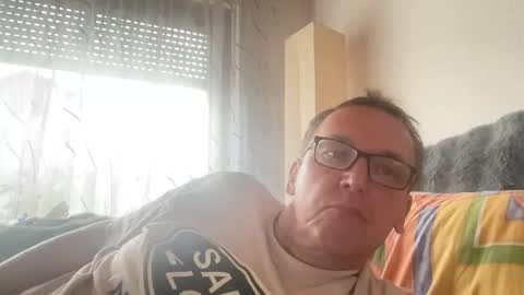 Snapshot of tom6644 chatting on October 18, 2025, 2:07 pm Tom online show from October 18, 2025, 2:07 pm