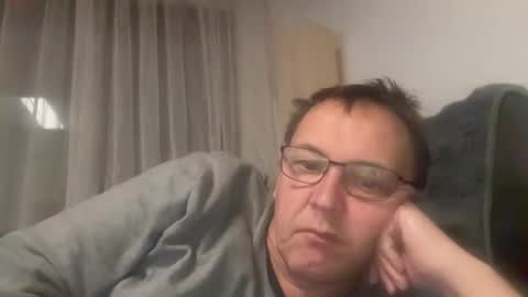 Snapshot of tom6644 chatting on December 4, 2025, 5:32 pm Tom online show from December 4, 2025, 5:32 pm