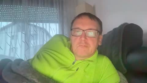 Snapshot of tom6644 chatting on February 6, 2026, 4:32 pm Tom online show from February 6, 2026, 4:32 pm