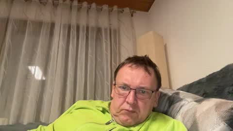 Snapshot of tom6644 chatting on February 26, 2026, 5:34 pm Tom online show from February 26, 2026, 5:34 pm