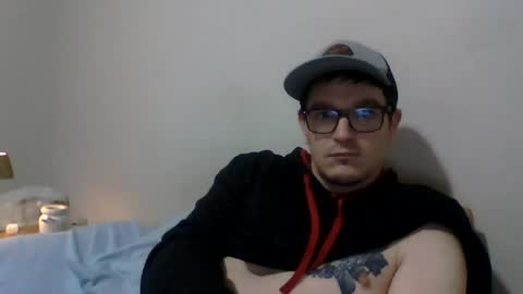 tom94420841 online show from July 5, 2026, 9:22 pm